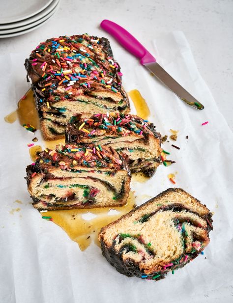 Nadiya Hussain Sprinkle Babka Loaf | BBC2 Everyday Baking 2022 Nadiya Hussain Recipes, Nadiya Hussain, To Holland, Babka Recipe, Baklava Recipe, Yoghurt Cake, Caramel Crunch, Lemon Drizzle, British Bake Off