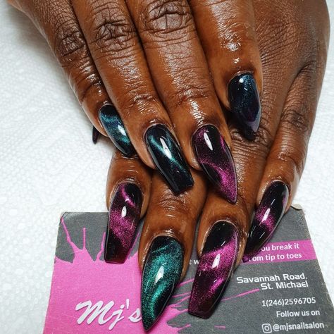 Multicolor Cat Eye Nails, Cat Eye Nails Design Fall, Dark Cateye Nails, Tiger Eye Nails Design, Teal Cat Eye Nails, Tigers Eye Nails, Cats Eye Nails Design Ideas, Cats Eye Nails Design, Purple Cat Eye Nails