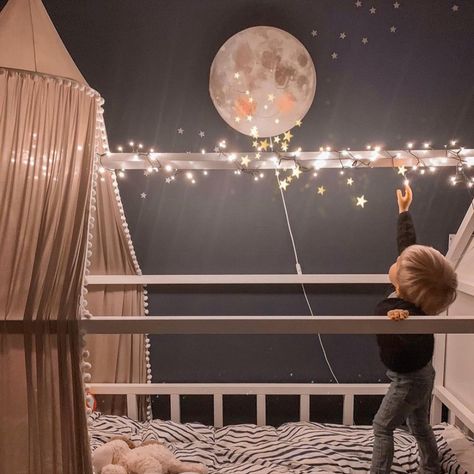 Dark Baby Room, Dark Kids Room, Dark Nursery Ideas, Astrology Nursery, Nursery Space Theme, Dark Nursery, Blue Kids Room, Baby Boy Room Themes, Night Nursery