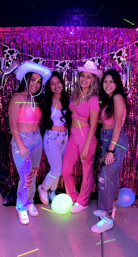 Neon Cowgirl Party Outfit, Glow Cowgirl Party, Neon Cowgirl Costume, Neon Cowgirl Birthday Party, Cowgirl Party Ideas For Women, Neon Cowboy Party, Neon Cowgirl Party, Pink Cowgirl Aesthetic Party, Party Western Outfits