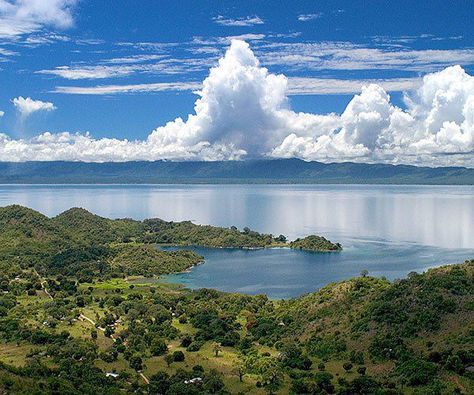 Lake Malawi - the jewel in Malawi's crown - A Luxury Travel Blog : A Luxury Travel Blog Malawi Africa, Lake Malawi, Africa Destinations, Southern Africa, Africa Travel, Ecosystem, Great Lakes, Mozambique, Hidden Gems