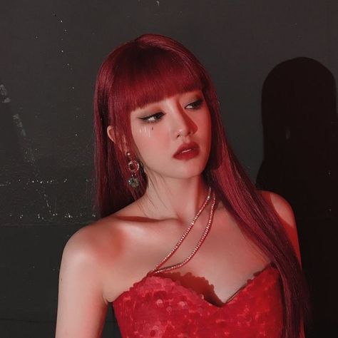 Gidle Miyeon, Red Hair, A Woman, On Twitter, Twitter, Wall, Red, Hair, Black