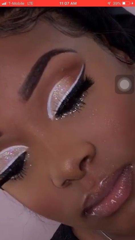 White Makeup Looks, Rainbow Eye Makeup, Maquillage Yeux Cut Crease, Birthday Makeup Looks, Angel Makeup, Glitter Makeup Looks, Prom Eye Makeup, Prom Makeup Looks, Birthday Makeup