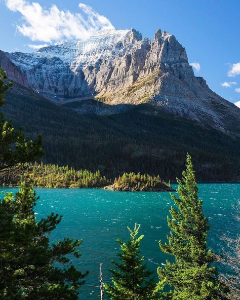 Glacier National Park. ⛰️🌲 Photos by @lauren.somewhere #takemoreadventures #montana #glaciernationalpark #visitmontana #exploremontana #nationalpark #summer #stayandwander #awakethesoul #adventure #mountains #outdoors #earthfocus #moodygram #hikingadventures #folkscenery #wilderness #beautifuldestinations Glacier Park Montana, Visit Montana, Whitefish Montana, More Adventures, Glacier National Park Montana, Glacier Park, National Park Photos, National Park Vacation, Park Photos