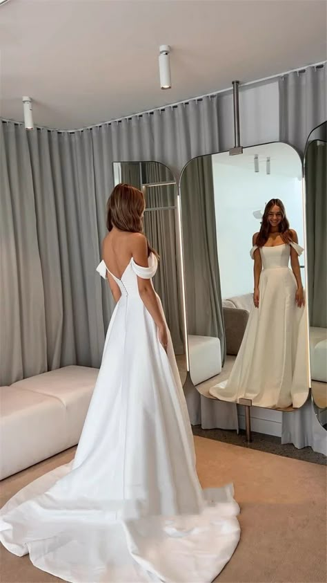 SPECIFICATIONSBrand Name: FlavinkeStyle: SimpleNeckline: SCALLOPEDSleeve Length(cm): short£¨4-16inch£©Train: Court TrainOrigin: Mainland ChinaCN: JiangsuDresses Length: Floor-LengthBack Design: BacklessActual Images: YesWedding Dress Fabric: Lustrous SatinFor Pregnant Women: NoBuilt-in Bra: YesItem Type: Wedding DressesFashion Element: simpleSleeve Style: Off The Shoulderis_customized: YesWaistline: NaturalSilhouette: A-LINE Simple Off The Shoulder Wedding Dress, Simple Aline Wedding Dress, Easy Wedding Dress, Wedding Dresses Sleeveless, Wedding Dress Off The Shoulder, Off The Shoulder Wedding Dress, Wedding Dresses A Line, Green Beach, Streetwear Clothes