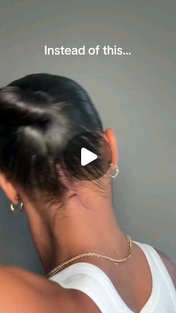 Haircare , Hairtips & Hairstyles on Instagram: "A quick and easy way to add some dimension to a bun 🤍 #hairtutorial #hairstyle #sleekbun #hairhack" Cute Slick Back Bun, Slick Back Low Bun, Slick Back Buns, Slick Back Hairstyles, Slicked Back Bun, Slick Bun, Slick Back Bun, Bun With Curls, Sleek Bun