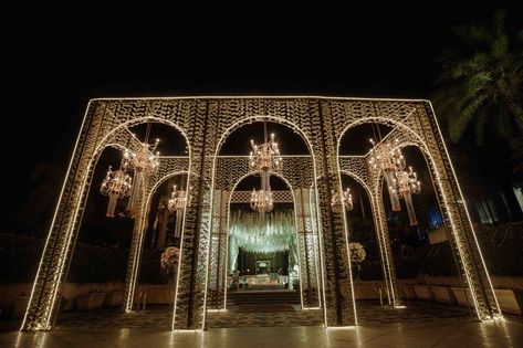 Wedding Gate, Golden Decor, Wedding Background Decoration, Wedding Entrance Decor, Desi Wedding Decor, Luxury Wedding Decor, Mehndi Decor, Wedding Photo Gallery, Wedding Backdrop Decorations