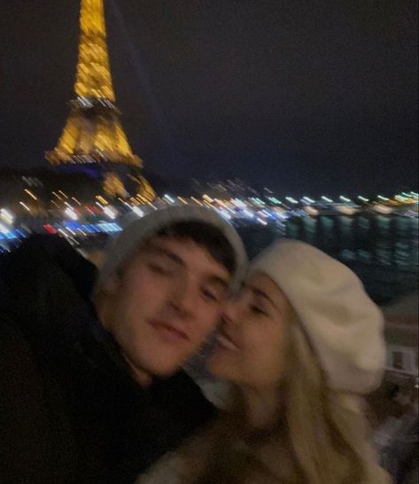 Logan And Grace, Off Campus Series, Campus Aesthetic, Paris Couple, Prettiest Celebrities, Off Campus, Dirty Air, Paris Aesthetic, The Mistake