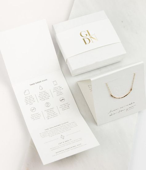 Jewelry Packaging Design, Packaging Ideas Business, Necklace Packaging, Jewelry Card, Half Circle, Creative Packaging, Circle Necklace, Packaging Design Inspiration, Packaging Labels