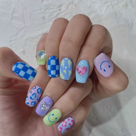 Easy Toe Nail Art, Toe Nail Art Designs, Nail Art Designs For Beginners, Kawaii Summer, Summer Nail Ideas, Hippie Nails, Punk Nails, Summer Nail Art, Summer Toe Nails