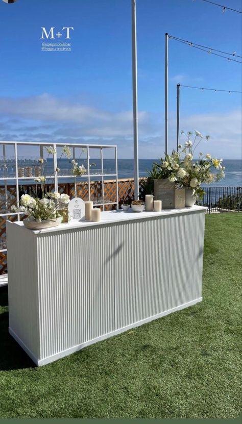 Portable Bar For Wedding, Pop Up Bar Wedding, Mobile Bar Menu Ideas, Cocktail Wedding Reception Set Up, Diy Bar For Wedding, Wedding Bar Table, Drink Counter, Event Rental Items, White Mobile Bar