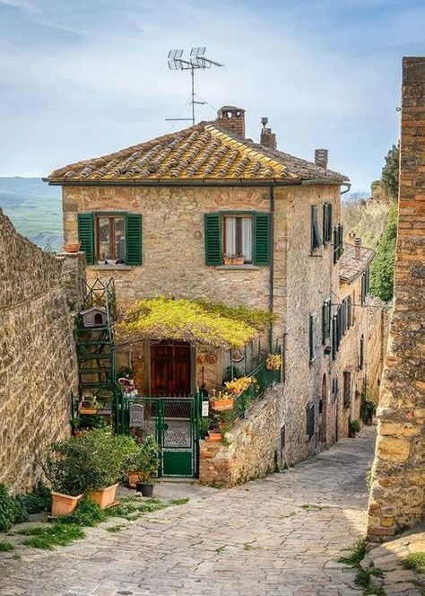 Volterra, Tuscany Volterra Italy, Tuscany Style, Toscana Italia, Under The Tuscan Sun, Tuscany Italy, Stone House, Italy Travel, Spring Time, Tuscany