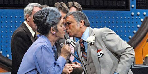 Here's Why Richard Dawson Started Kissing Female Contestants on "Family Feud" Louie Anderson, Richard Dawson, Movie Kisses, Hogans Heroes, Diana Dors, Johnny Carson, Merchant Marine, Celebrity Families, Steve Harvey