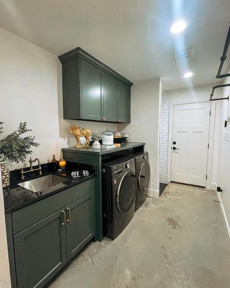 Top Loader Laundry Room With Sink, Laundry Room Black Countertops, Laundry Room With Dark Appliances, Laundry Room Black Appliances, Black Washer And Dryer Laundry Room, Basement Sink, Top Loader Laundry Room, Livingrooms Design, Dining Interior Design