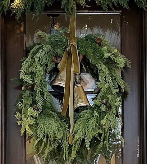 Neutral Christmas Wreath, Winter Wreath For Front Door, Artificial Christmas Wreaths, Winter Wonderland Party, Pinecone Wreath, Front Porch Decorating, Xmas Wreaths, Seasonal Wreaths, Christmas Door Decorations