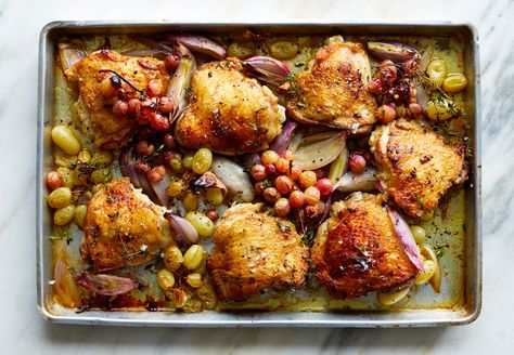 Brilliant chicken recipes for everyone who hates doing the dishes Chicken With Shallots, Dinner Party Chicken, Party Chicken, Grape Recipes, Sheet Pan Chicken, Chicken Sweet Potato, Nyt Cooking, Pan Chicken, Cooking Guide