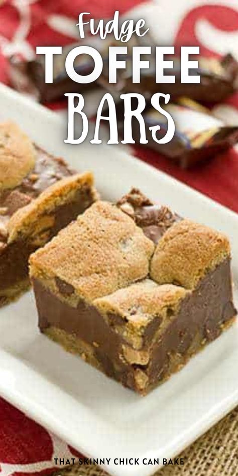 Fudge and Toffee Filled Chocolate Chip Bars - decadent, fudge and toffee laden bars that will satisfy your sweet tooth! #barcookies #fudge #toffee Chocolate Chip Toffee Bars, Mmm Cookies, Chocolate Fudge Bars, Easy Bar Recipes, Toffee Bars, Chocolate Chip Bars, Fudge Bars, Cookie Pizza, Dessert Bar Recipe