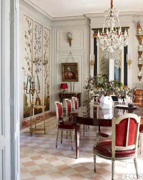 Dining Room With Chandelier, Room With Chandelier, بيوت ملكية, French Manor House, Rustic Chic Design, French Country Interiors, Country Style Interiors, Country Interior, The Dining Room