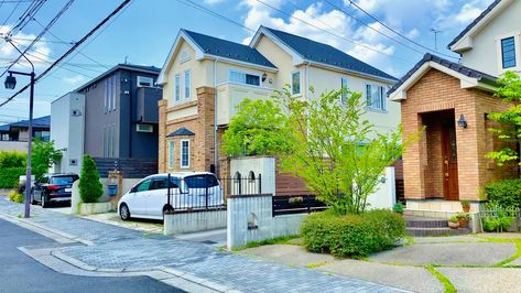 4K Japan Walk - Modern Japanese Houses | Neighborhood Walking Tour | Suburban Nagoya (1/6/2021) #3 https://www.alojapan.com/408354/4k-japan-walk-modern-japanese-houses-neighborhood-walking-tour-suburban-nagoya-1-6-2021-3/ #4KVideo, #Asmr, #AsmrWalking, #InterestingJapaneseHouses, #Japan, #JapanWalk, #JapanWalkingTour, #JapanWalkingTour4K, #JapaneseHouse, #JapaneseHouses, #JapaneseNeighborhood, #JapaneseNeighborhoodTour, #JapaneseSuburbs, #LifeInJapan, #ModernJapanes Japanese Suburban House, Suburban Japan, Japan Neighborhood, Houses Neighborhood, Japanese Neighborhood, Modern Japanese House, Japanese Houses, Nice Houses, Houses In Japan