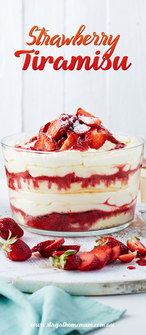 Strawberry Shortcake Ideas, Desserts Strawberry, Cake Sponge, Strawberry Tiramisu, Stay At Home Mum, Trifle Desserts, Trifle Recipe, King Or Queen, Gourmet Desserts