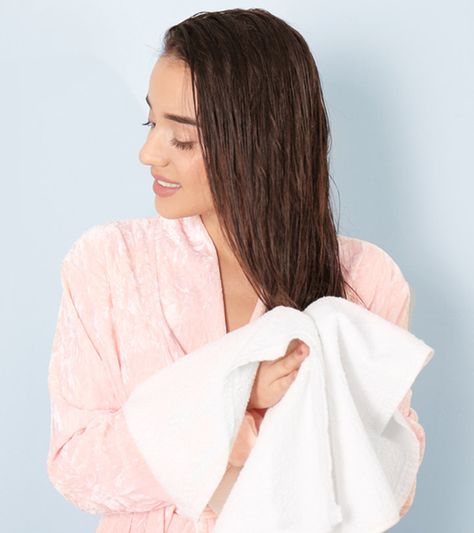 How To Towel-Dry Your Hair The Right Way Dark Elbows, Hip Exercises, Dandelion Necklace, Towel Dry Hair, Tummy Workout, Large Pores, Menstrual Cramps, Hair Towel, Retro Theme