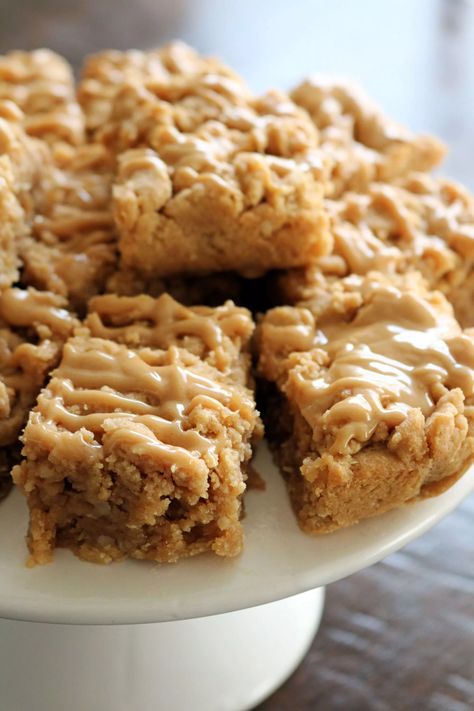 Peanut Butter Oat Bars, Oatmeal Bars Recipes, Peanut Butter Oat, Peanut Butter Oatmeal Bars, Slow Cooker Desserts, Butter Bars, Peanut Butter Desserts, Peanut Butter Oatmeal, Oatmeal Bars