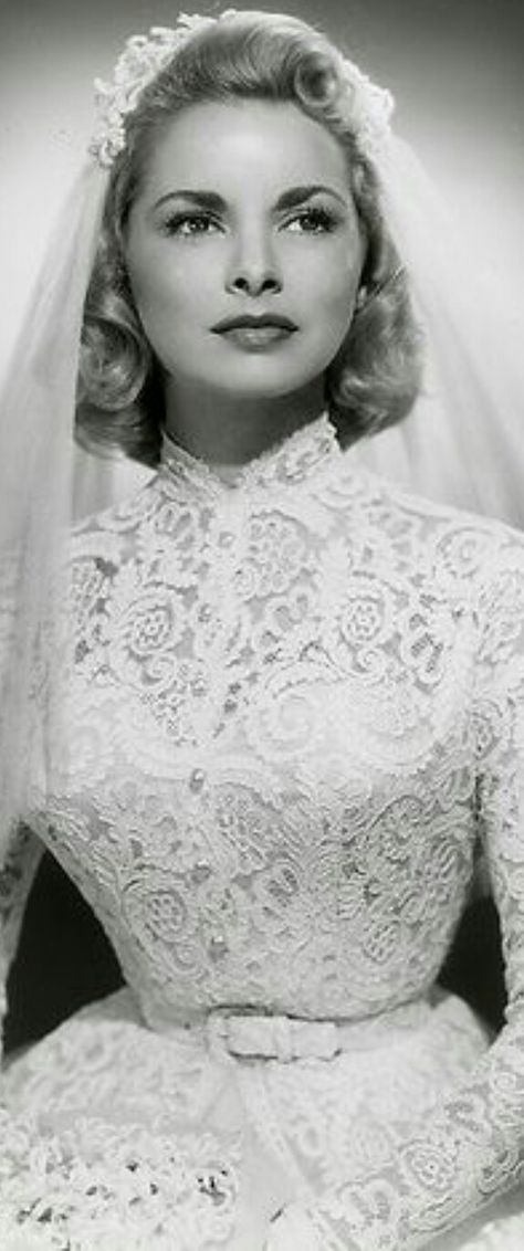 Beautiful Lady wearing a vintage Wedding dress Lace Wedding Dres, Celebrity Bride, Janet Leigh, Vintage Wedding Photos, Wedding Veils Lace, Long Sleeve Wedding Dress Lace, Wedding Gowns Vintage, A Wedding Dress, Vestidos Vintage