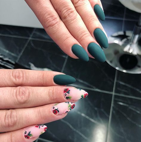 Andhre Z Visage on Instagram: “Kreslené kvietky 🌹🌷🌸🌼 🌳#springnails #genails #almondnails #green #smaragd #mattnails #flowers” Green Flower Almond Nails, Matte Nails, Almond Nails, Spring Nails, Sapphire Ring, Sapphire, Nails, Green, Flowers