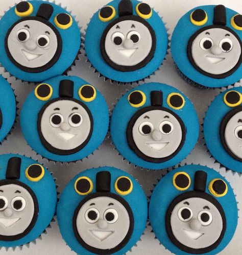 Thomas Cookies, Topper Thomas, Thomas And Friends Dessert Table, Thomas Cupcakes, Thomas The Tank Engine Cupcakes, 3rd Party, Weight Plates, Cake Ideas, Cupcake Cakes