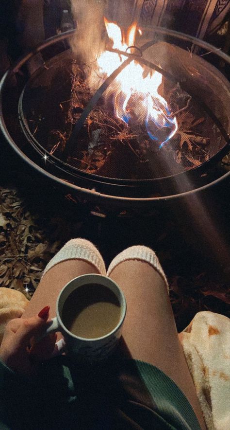 Christmas Bonfire, Bonfire Night, Irish Coffee, Cozy Winter, Red Nails, Tableware, Coffee, Christmas