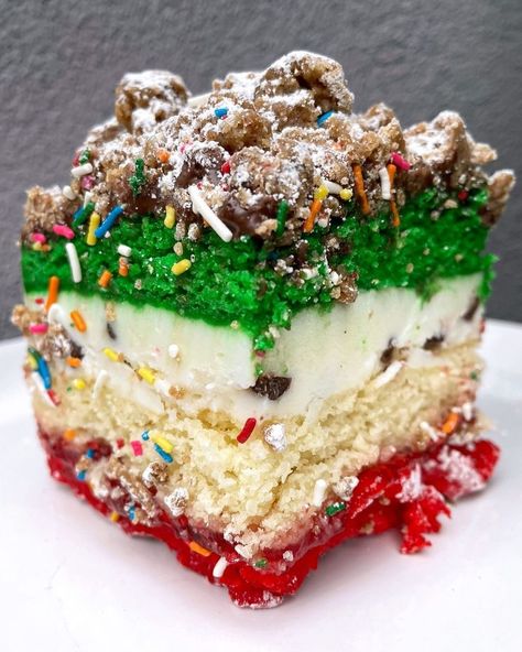 Cannoli Cake, Rainbow Cookie, Rainbow Cookies, Nyc Food, Crumb Cake, Cookie Crumbs, Cannoli, Monster Cookies, Holiday Recipes