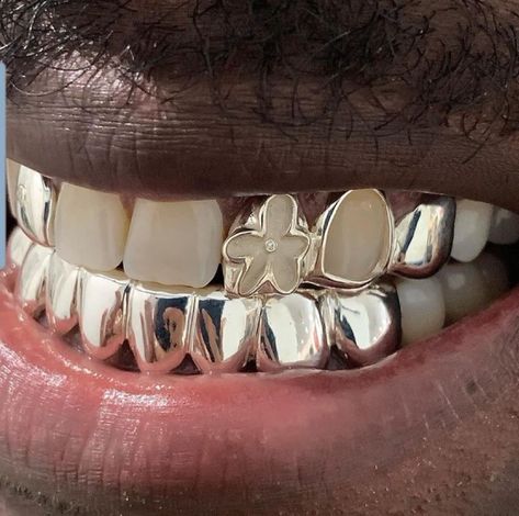 Pretty Teeth, Silver Grillz, Grillz Teeth, Diamond Teeth, Custom Grillz, Dope Jewelry Accessories, Grills Teeth, Tooth Gem, Teeth Jewelry