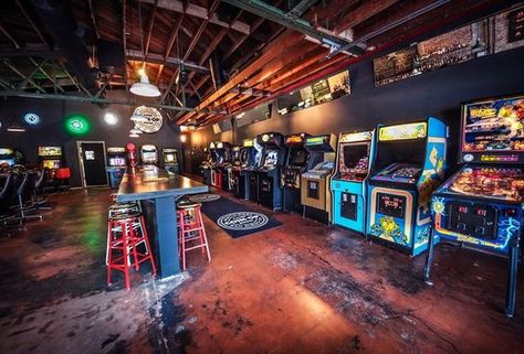 Coin Op // Good drinks and food that can be enjoyed whilst playing old-school arcade games. Old School Arcade Games, Photowall Ideas, Arcade Bar, Game Cafe, Arcade Room, Game Room Basement, Lakeside Cabin, Arcade Game Room, Bar Games