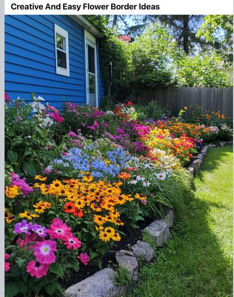 Unique Flower Beds, Easy Flower Border, Flower Border Ideas, Black Thumb, Raised Flower Beds, Garden Flower Beds, Daily Ideas, Border Ideas, Easy Flower