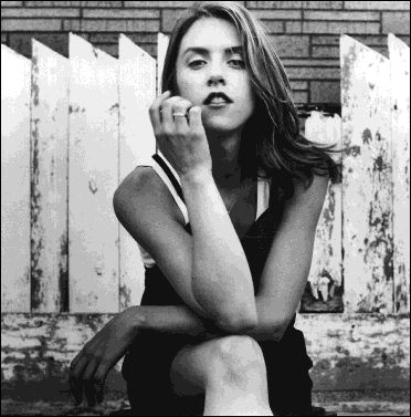 lp Juliana Hatfield, Liz Phair, Soft Grunge Aesthetic, Female Musicians, Music Photo, Music Icon, Female Singers, My Favorite Music, Grunge Aesthetic