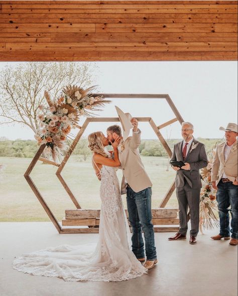 Dark Tan Suit Wedding, Country Groom Attire, Boho Wedding Attire, Groom In Jeans, Fall Groomsmen, Country Wedding Groomsmen, Tan Suit Wedding, Boho Wedding Colors, Jeans Wedding