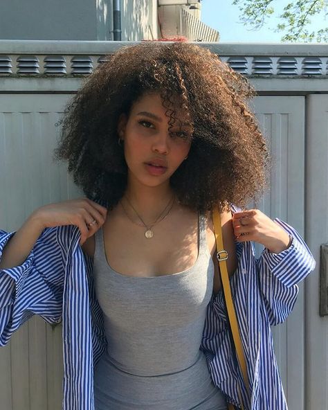 Curly Hair Celebrities, Nara Smith, Cute Natural Hairstyles, Pretty Aesthetic, Hairdos For Curly Hair, Photoshoot Themes, Hair Stylist Life, Style Hair, Just Girl Things