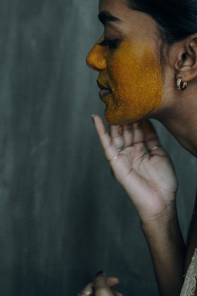 A Traditional Honey And Turmeric Mask for the Season – Haati Chai Face Mask Honey, Honey And Turmeric, Tumeric And Honey, Face Mask For Dry Skin, Turmeric Mask, Avocado Face Mask, Mask For Dry Skin, Turmeric Face, Honey Face Mask