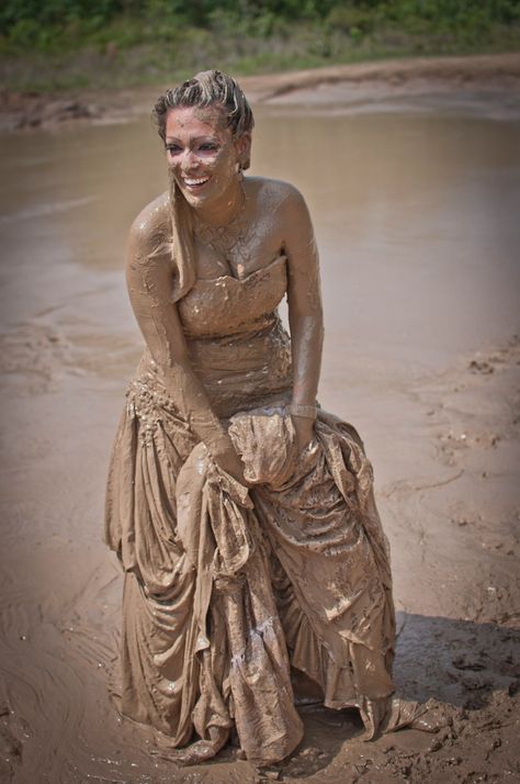 Trash the Dress mudding Oj Simpson, Muddy Girl, Robert Kardashian, Trash The Dress, Dress Aesthetic, Aesthetic Gif, Bride Dress, Aesthetic Pictures, The Dress