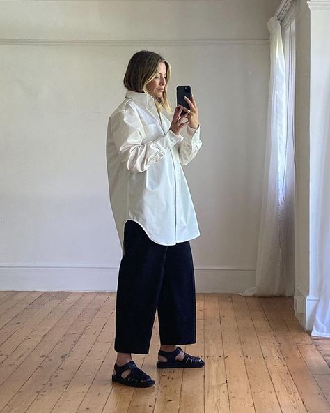 Alexis Foreman (@alexisforeman) • Instagram photos and videos Post Baby Outfit, Alexis Foreman, Uniqlo Women Outfit, Uniqlo Outfit, Legs Outfit, Fancy Fits, Europe Style, Midsize Fashion, Thrifted Outfits