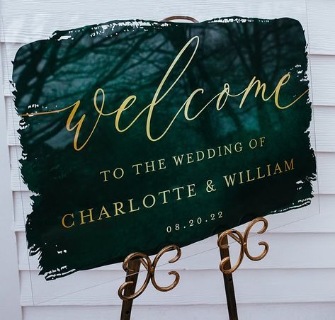 Dark Green Boho Wedding Theme, Emerald Green Arch Wedding, Wedding Themes February, Wedding Green Black Gold, Weddings With Emerald Green, Ivy Green Wedding Theme, Emerald Green Welcome Sign, Emerald Green Wedding Sign, Emerald Green Cream And Gold Wedding Decor