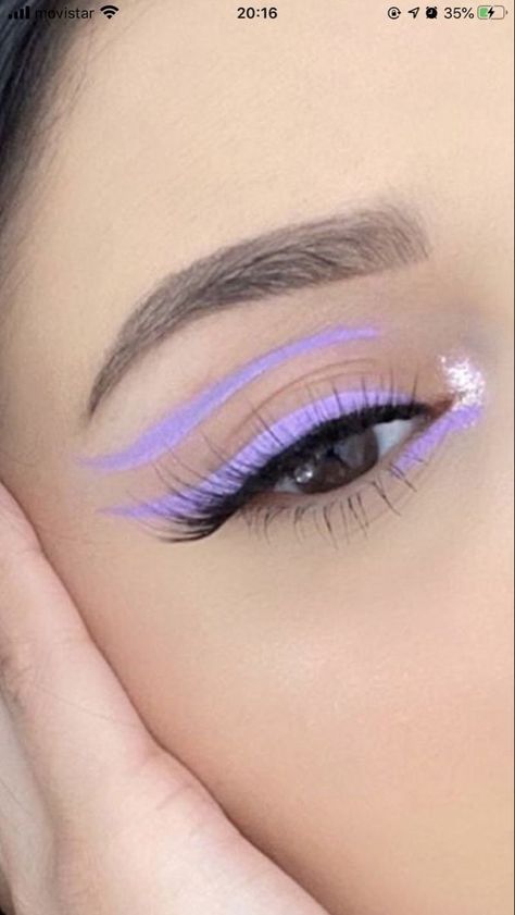 Graphic Purple Eyeliner, Purple Liner Eye Makeup, Makeup Looks No Eyeliner, Lilac Eyeliner, Graphic Eyeliner For Hooded Eyes, Full Face Makeup Looks, Face Makeup Looks, Makeup Edgy, Eye Makeup Purple