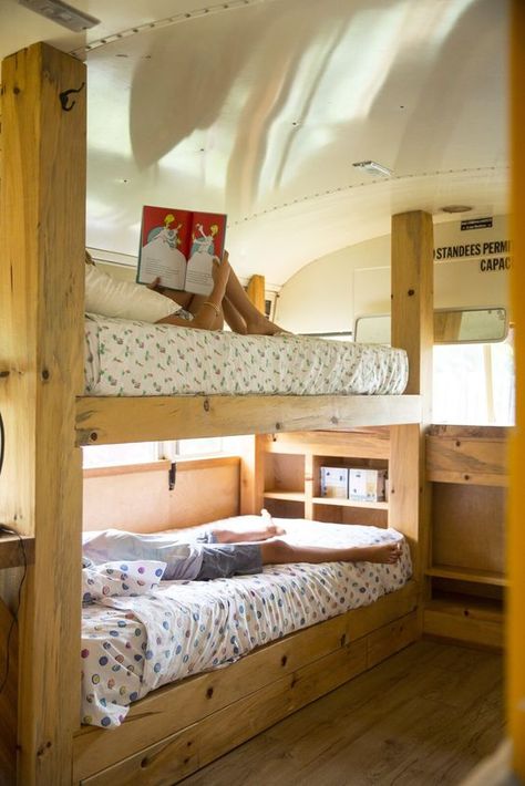 Bus Rv Conversion, School Bus Camper, School Bus House, Converted School Bus, Rv Bus, Bus Living, Kombi Home, School Bus Conversion, Mobile Living