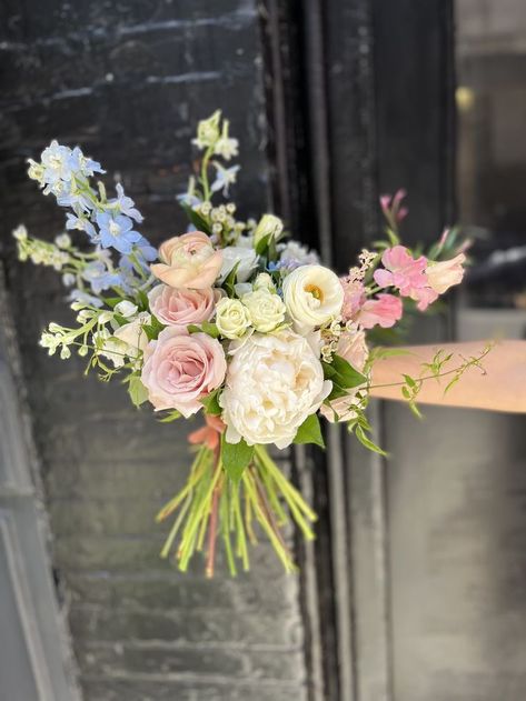 Wedding Bouquet With Delphinium, Rose And Delphinium Bouquet, Sweet Pea Color Palette, Bridal Bouquet Sweet Peas, Bridesmaid Spring Bouquet, Summer Garden Bouquet, Bridal Bouquet Garden Style, Ranunculus Peony Bouquet, Raniculas Bouquet