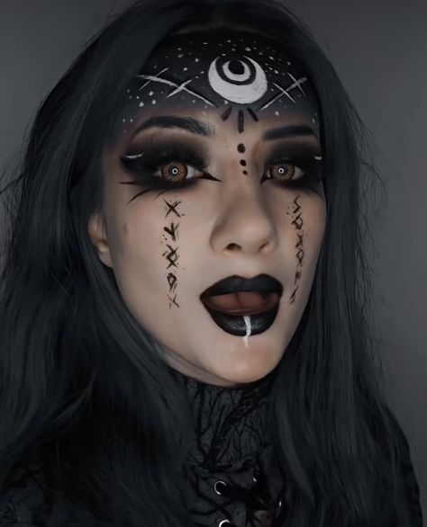 Witch Doctor Face Paint, Witch Makeup Creepy, Demon Queen Makeup, Sleep Token Makeup Ideas, Witchy Face Paint, Witch Doctor Makeup Female, Dark Witch Costume Makeup, Norse Makeup, Tiefling Makeup