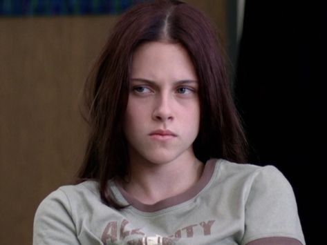 Cool Girl Gone Girl, Melinda Sordino, Speak 2004, Quotes Icons, Movies To Watch Teenagers, Kristen Stewart Style, Greek Tattoos, Movie Shots, Chick Flicks