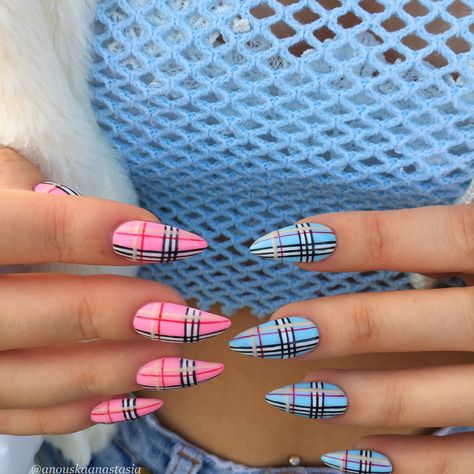 Burberry Nails, Plaid Nails, Edgy Nails, Grunge Nails, Cute Acrylic Nail Designs, Summer Acrylic Nails, Nails Desing, Dream Nails, Fire Nails