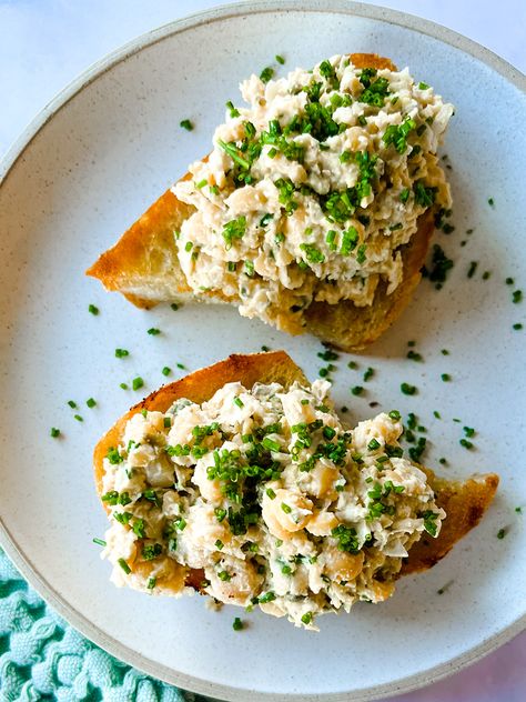 Mashed Chickpea Salad, Baked By Melissa, Chickpea Salad Sandwich, Chickpea Salad Recipes, Summer Meals, Vegetarian Lunch, Food Baby, Chickpea Salad, Lunch Meal Prep