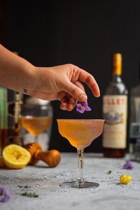 Rose Martini, Girly Drinks, Rose Cocktail, Cocktails To Try, Soft Pretzels, Vodka Cocktails, Alcohol Drink Recipes, Refreshing Cocktails, Wine And Dine