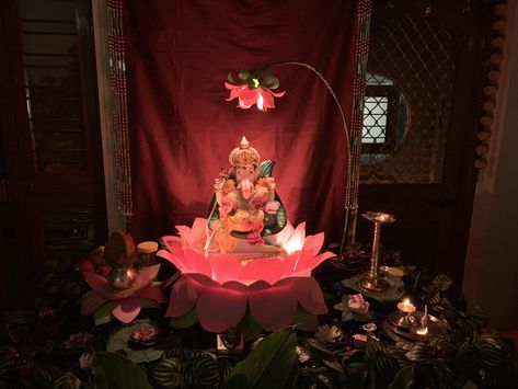 Gauri Ganpati Decoration Theme, Morpankh Decoration For Ganpati, Backdrop Ideas For Ganpati Decoration, Sterofom Art Decoration, Diy Ganpati Decoration Theme Ideas, Floral Ganpati Decoration, Handmade Ganpati Decoration, Vinayaka Chaturthi Decoration, Lotus Ganpati Decoration Ideas